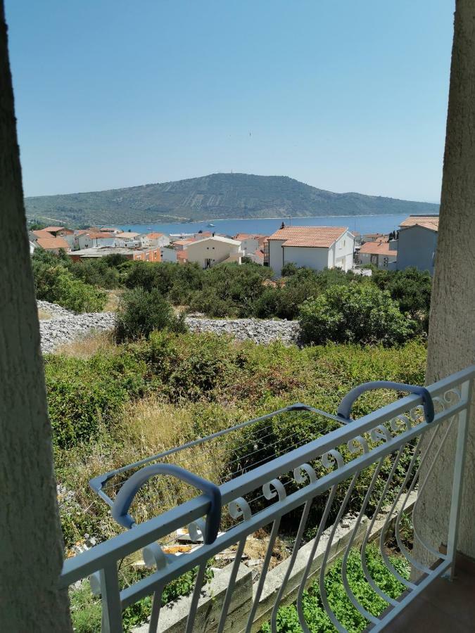 Apartmani Dekovic Primosten Bilik gambar